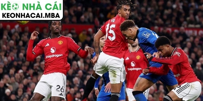 Bảng xếp hạng Ngoại hạng Anh nóng lên: MU tuột chiến thắng, còn kém top 2 bao xa? 2 MU đánh rơi chiến thắng vì bước ngoặt Maguire